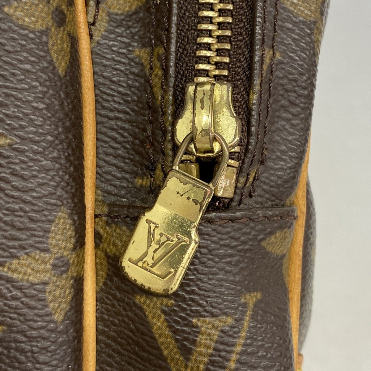 Louis Vuitton Shoulder Bag Monogram Amazon Brown — view 9