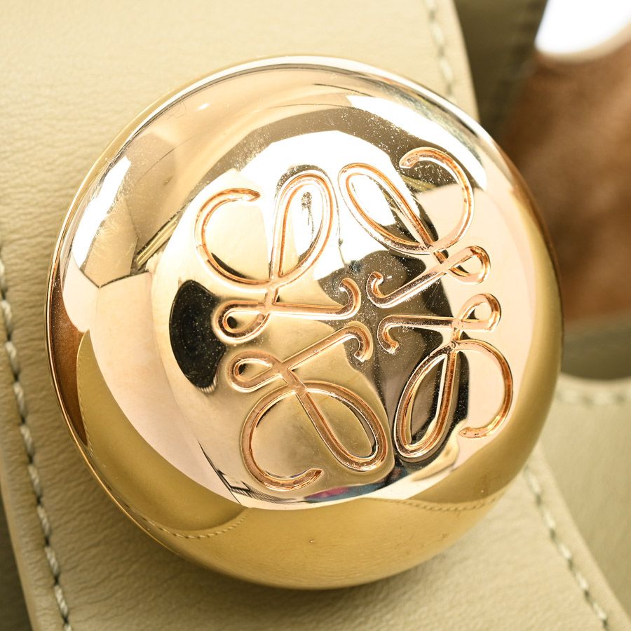 Loewe Shoulder Bag Pebble — view 8