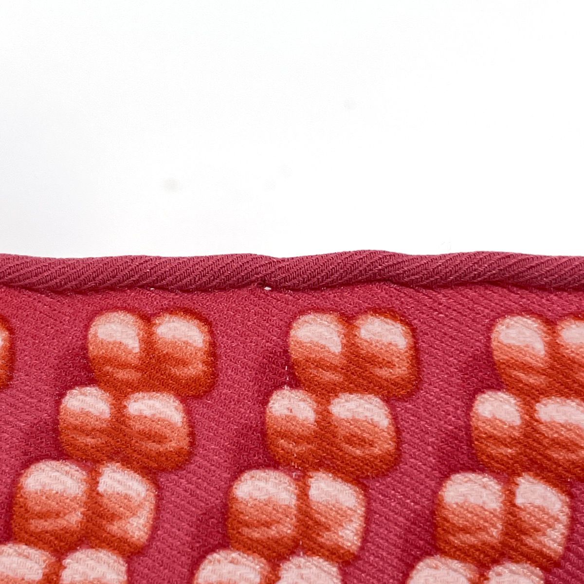 Hermes Carre 70 Kelly en Perles Scarf Silk Pink Multicolor Made of Pearls — view 4