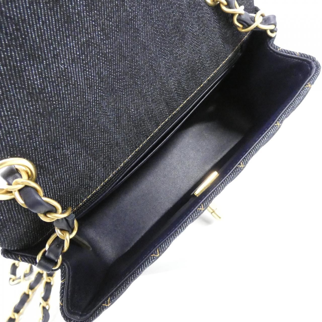 Chanel Shoulder Bag Navy — view 7