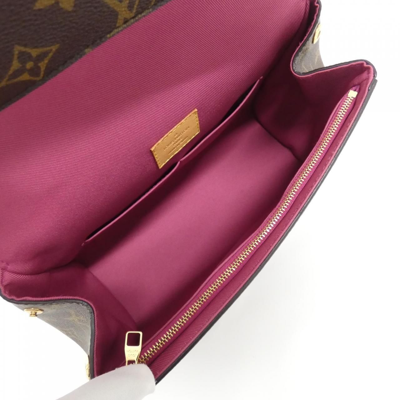 Louis Vuitton Monogram Cluny BB — view 9