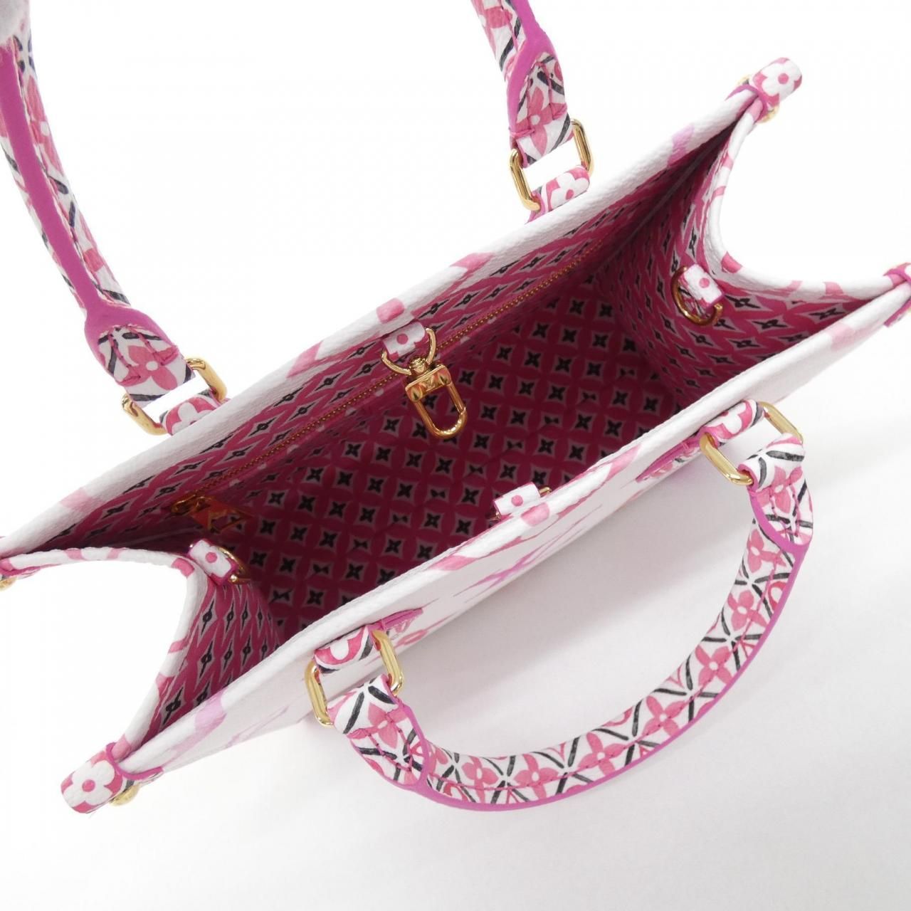 Louis Vuitton Monogram Flower Tile On The Go PM — view 4