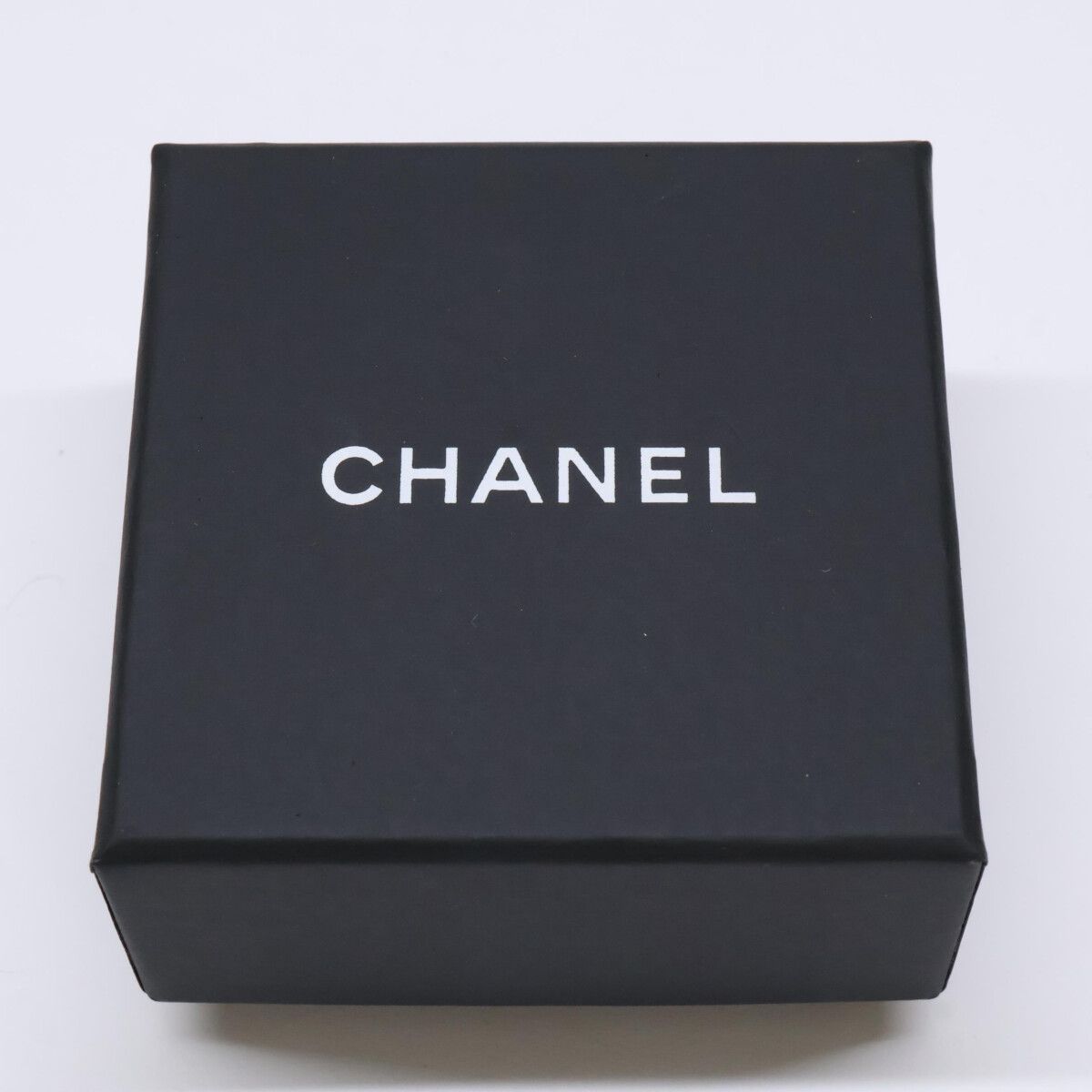 Chanel CC Logo Camellia Motif Imitation Pearl Earring — view 7