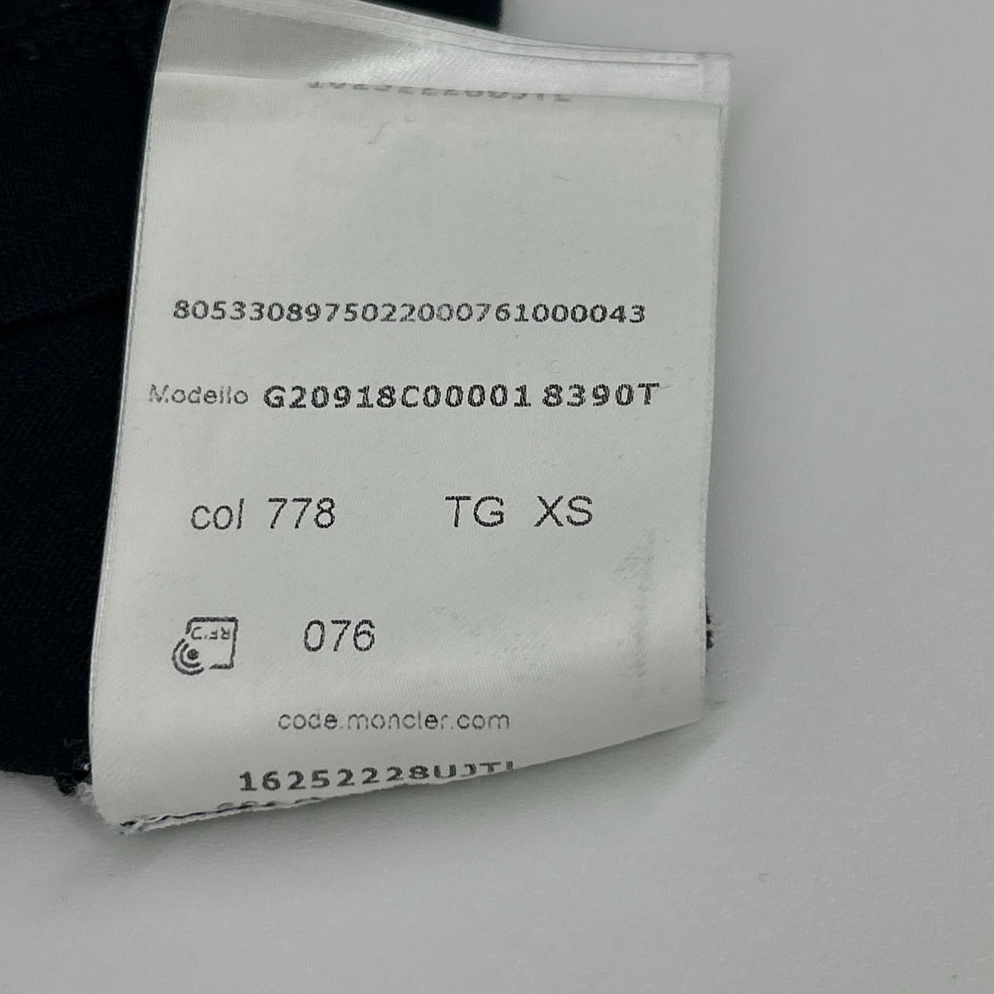 Moncler Navy Maglia Logo Patch Crew Neck T-Shirt XS — view 7