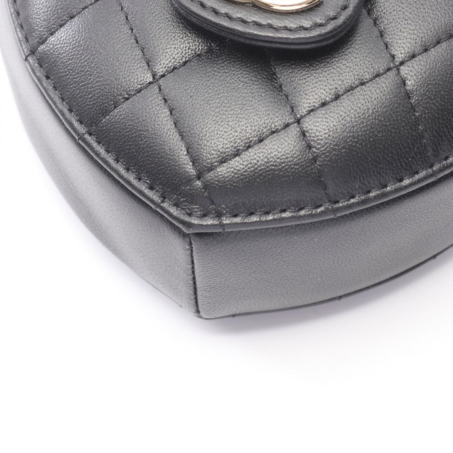 Chanel Shoulder Bag Heart Chain Clutch Quilted Black Lambskin — view 6