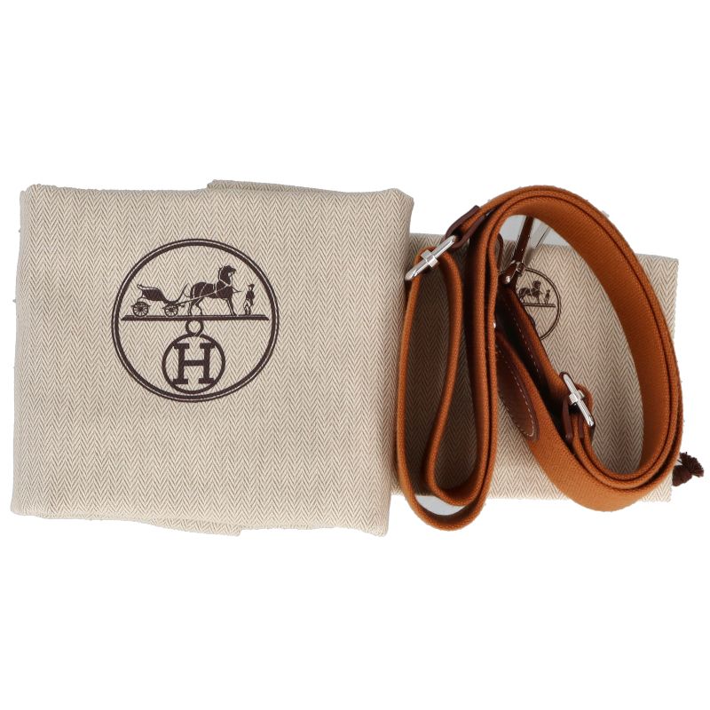 Hermes Evelyne 3 PM Taurillon Clemence Shoulder Bag Gold — view 9