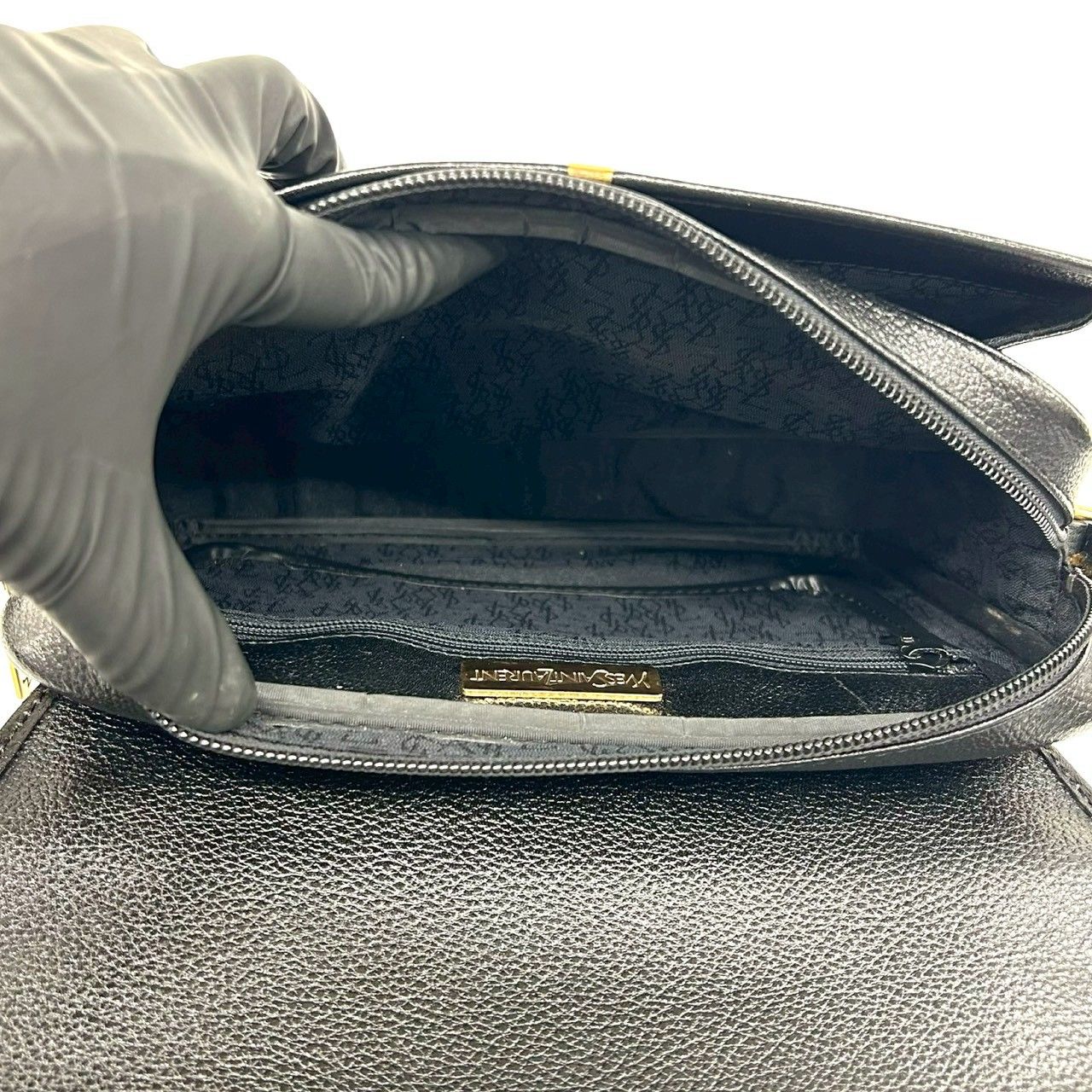 Saint Laurent Vintage YSL Logo Leather Shoulder Bag Pochette Black — view 9