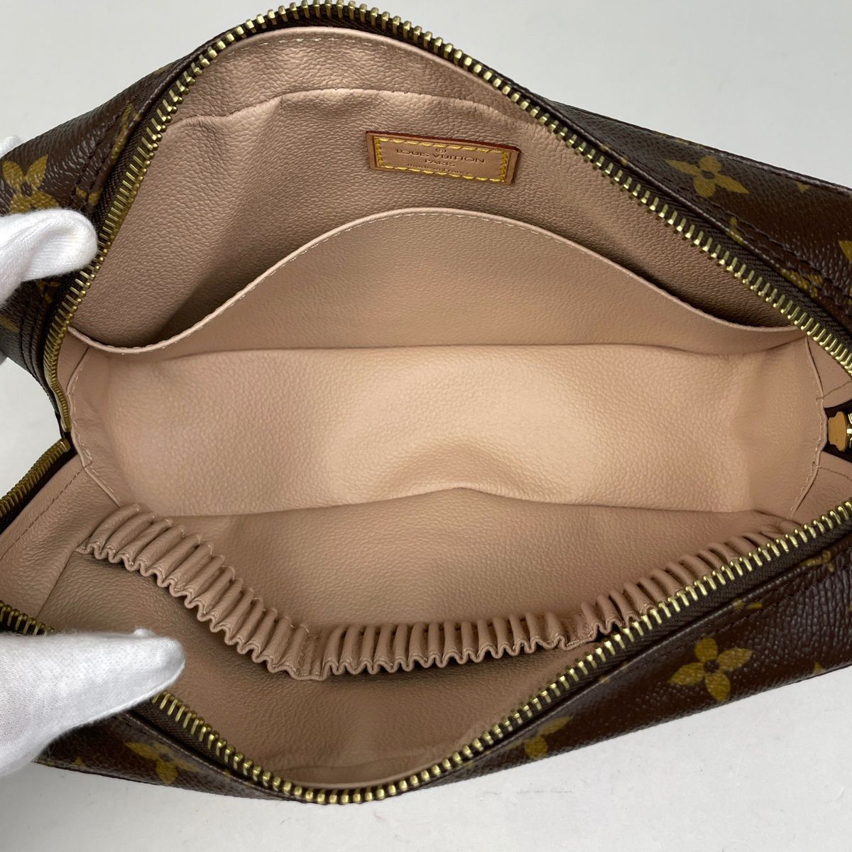 Louis Vuitton Trousse 23 Makeup Pouch Monogram Brown — view 6