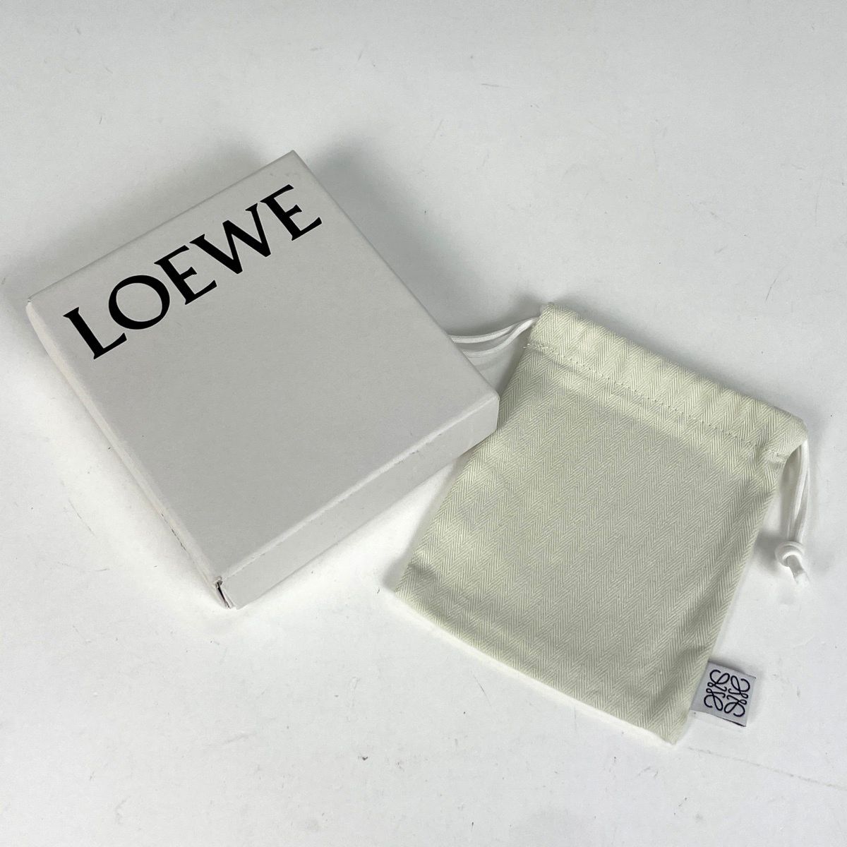 Loewe Anagram Trifold Wallet Leather Beige — view 7