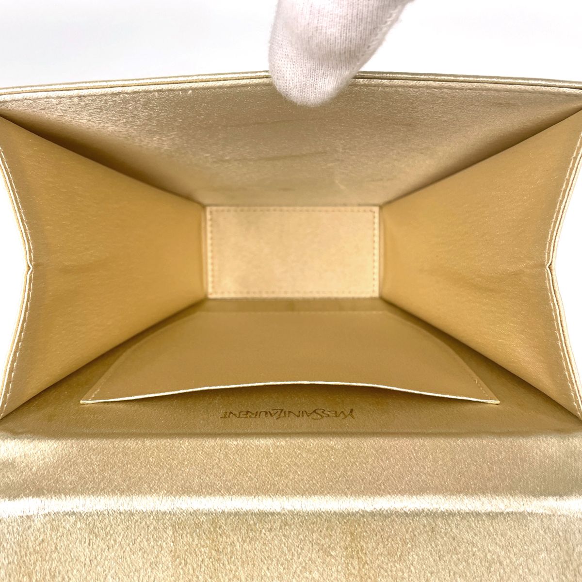 Saint Laurent Ribbon Shoulder Bag Satin Cream — view 9