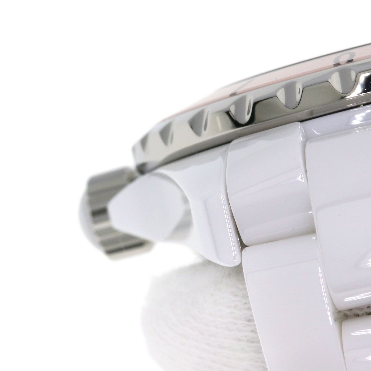 Chanel Limited to Pieces Soft Pink Watch Ceramic — view 9