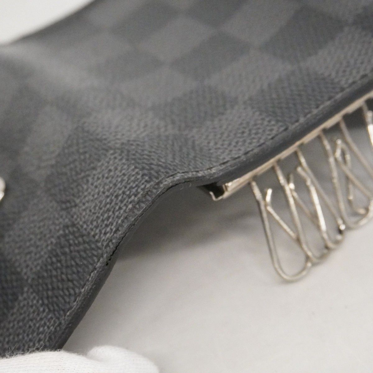 Louis Vuitton Key Case Damier Graphite Multicles 6 Black Key Holder — view 9