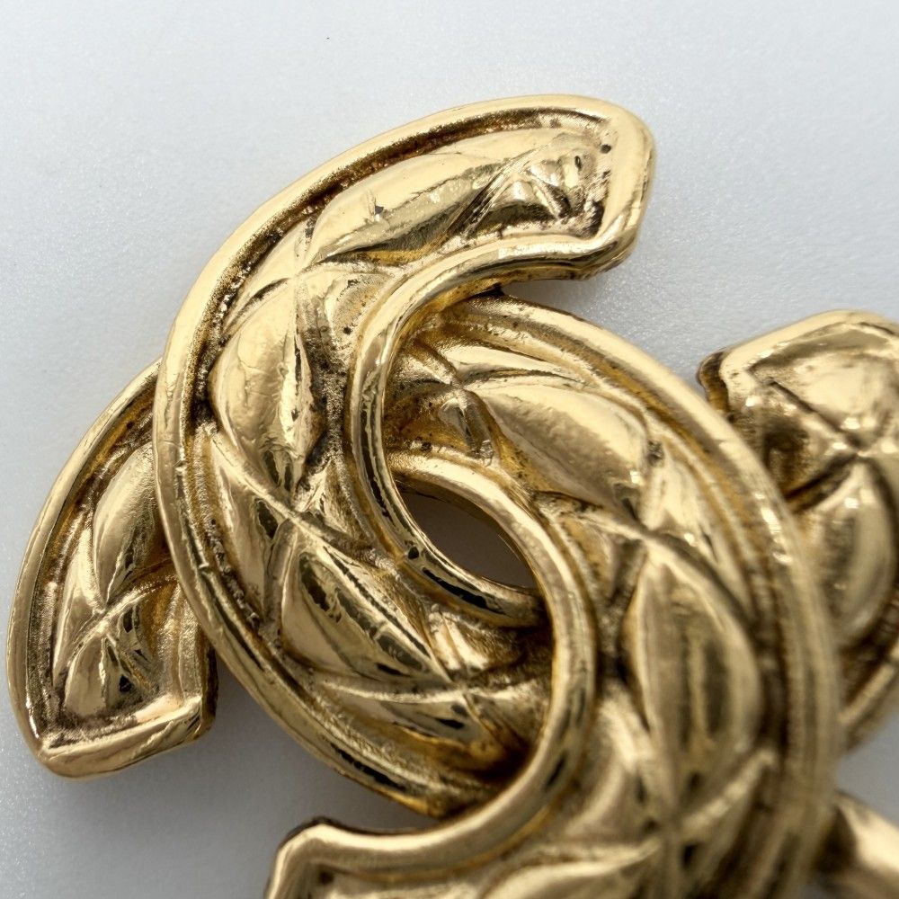 Chanel Pendant Quilted CC Logo Gold Plated — view 7