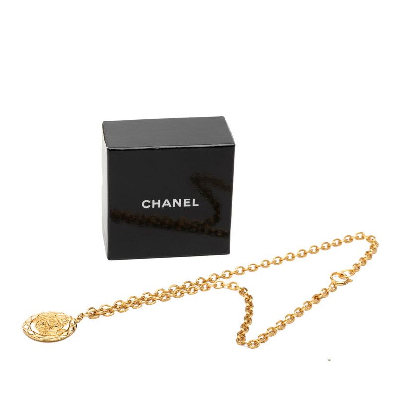 Chanel CC Logo Lion Motif Quilted Chain Pendant Gold Plated — view 7