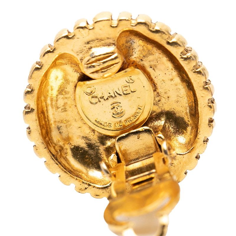 Chanel CC Logo Round Earrings Gold Plated — view 3