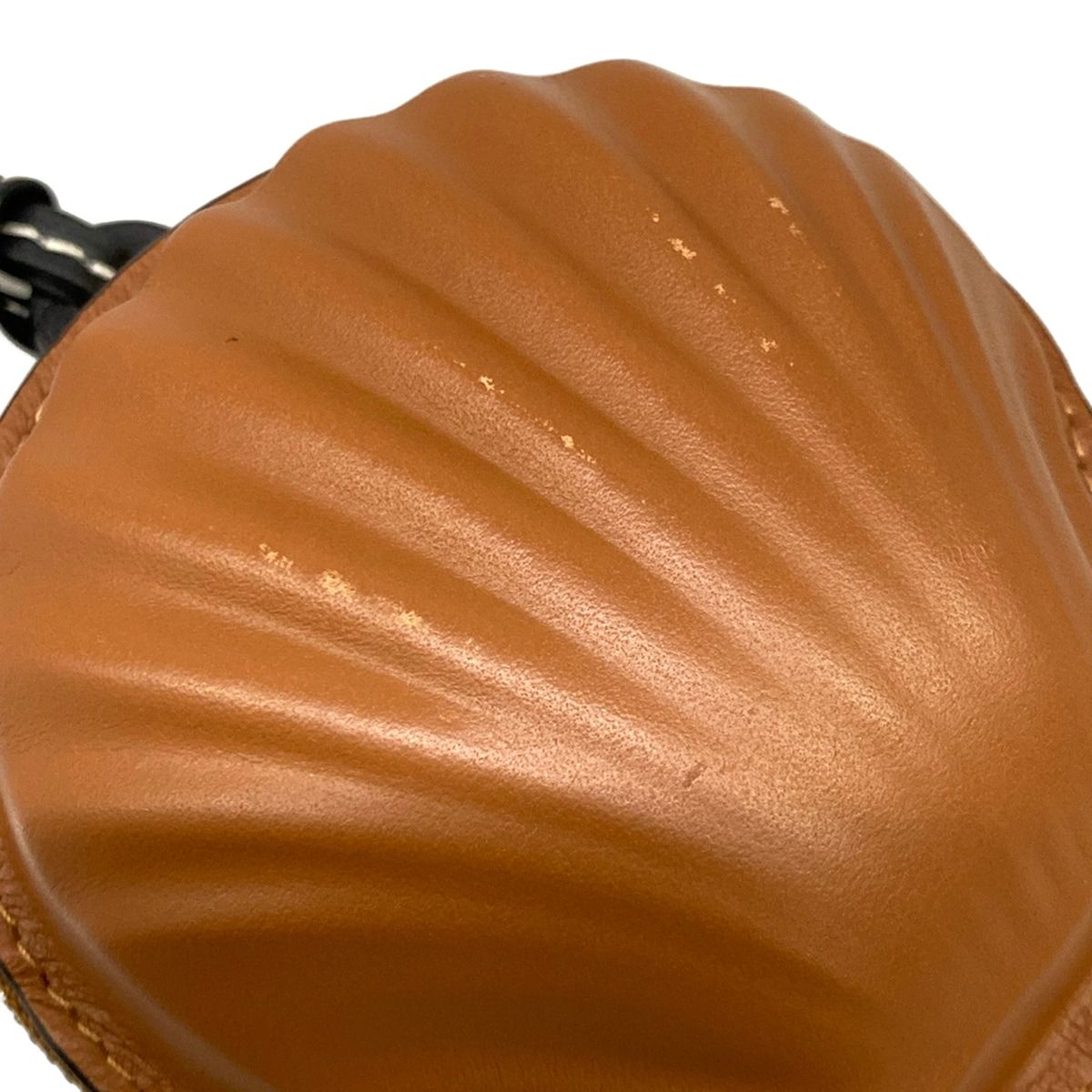 Loewe Pouch Sea Shell Mini Brown Leather — view 7