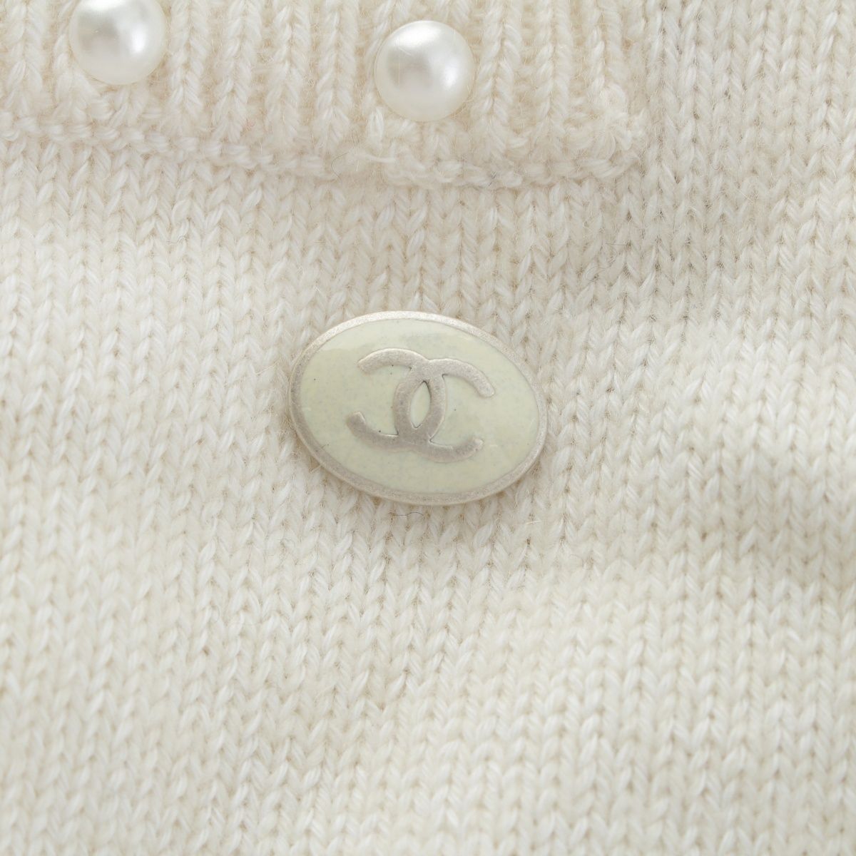 Chanel Cotton Cashmere CC Logo Pearl Sleeveless Knit Dress White 36 — view 9