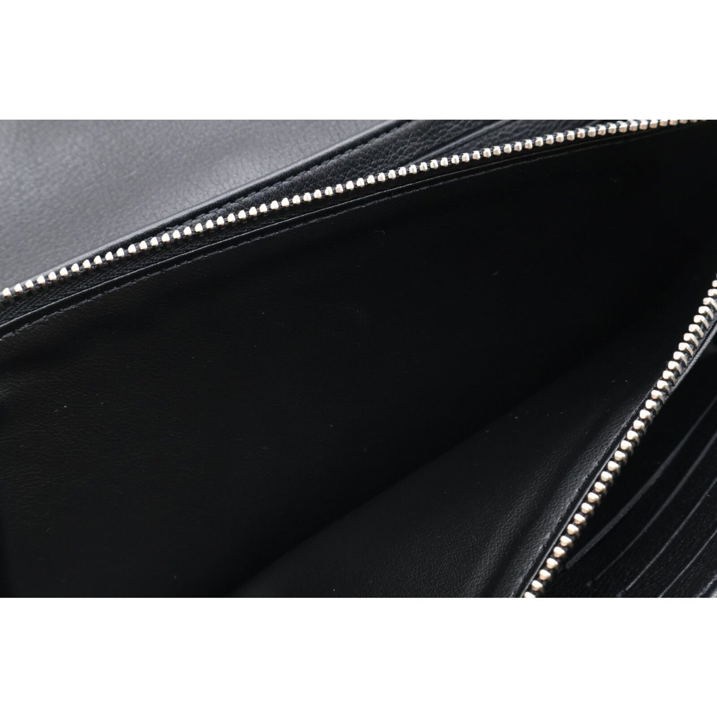 Louis Vuitton Portefeuille Iris Mahina Wallet — view 9