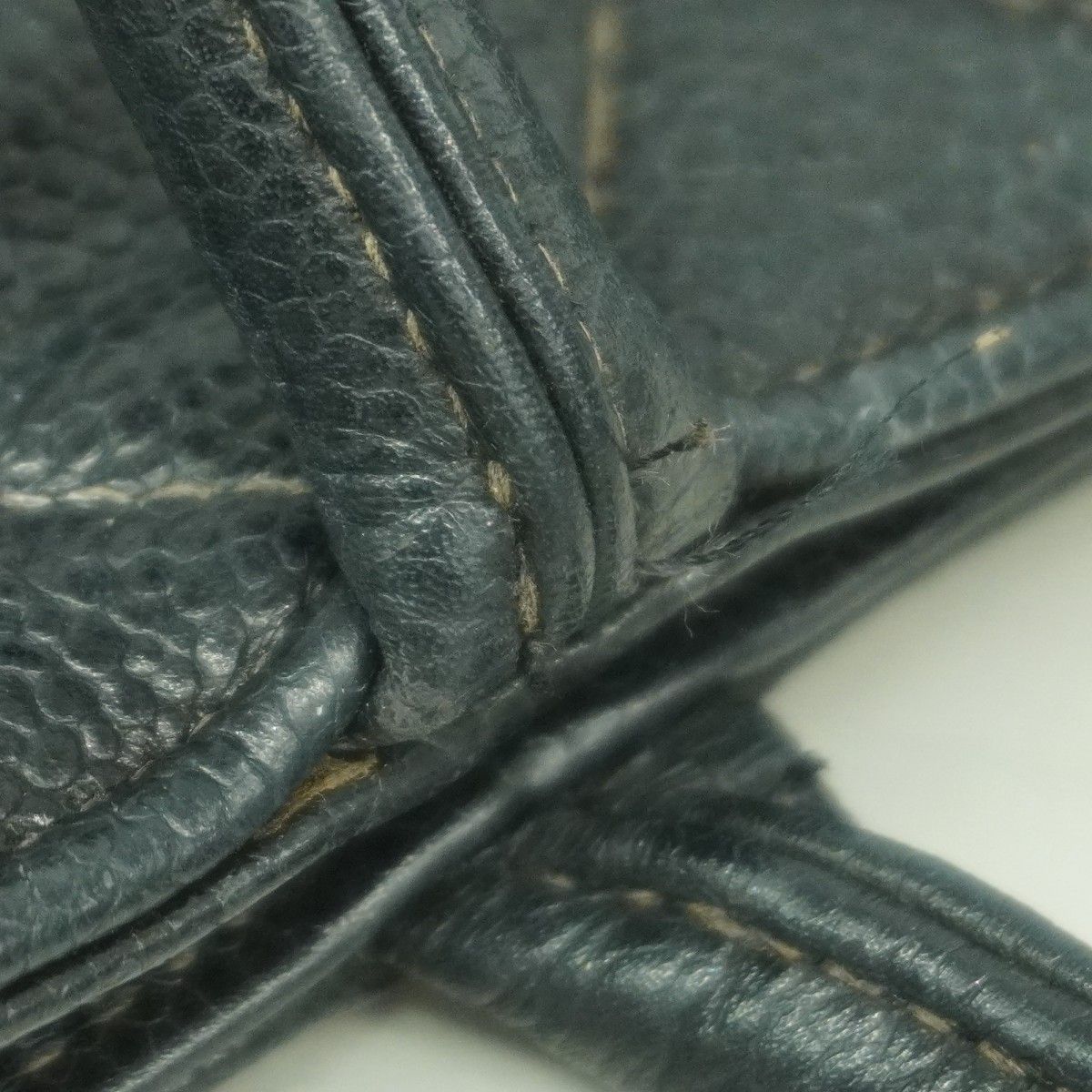 Chanel Tote Medallion Caviar Leather Black Gold — view 9