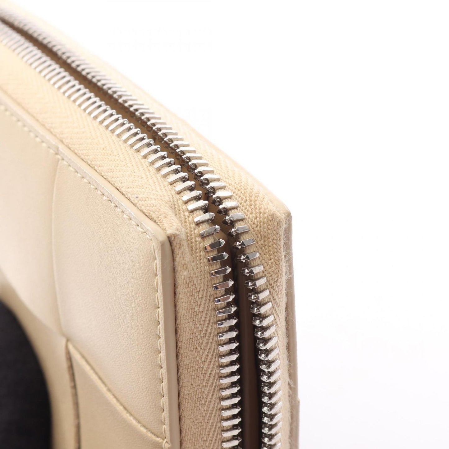 Bottega Veneta Roundwallet Cassette Zip Intreccia Lightbeige Leather Wallet — view 9
