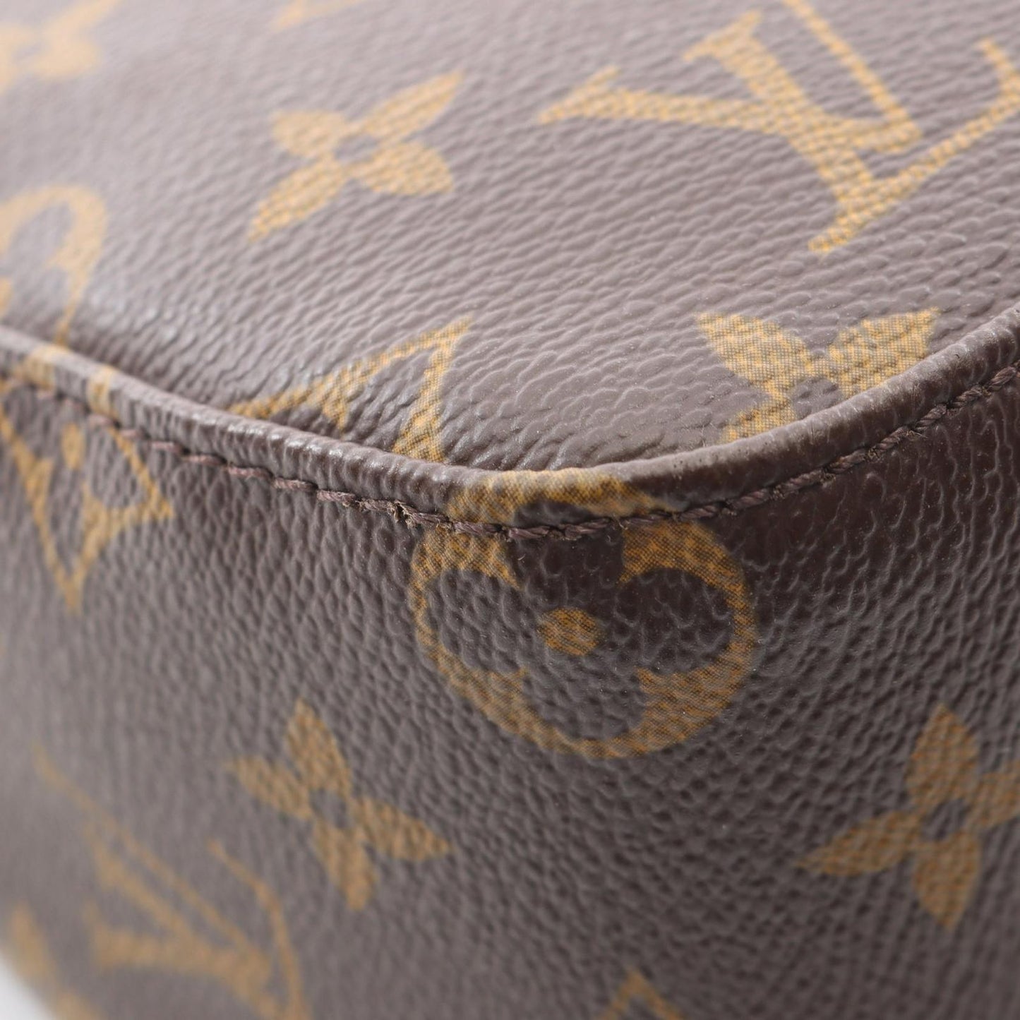 Louis Vuitton Shoulder Bag Looping Leather — view 9