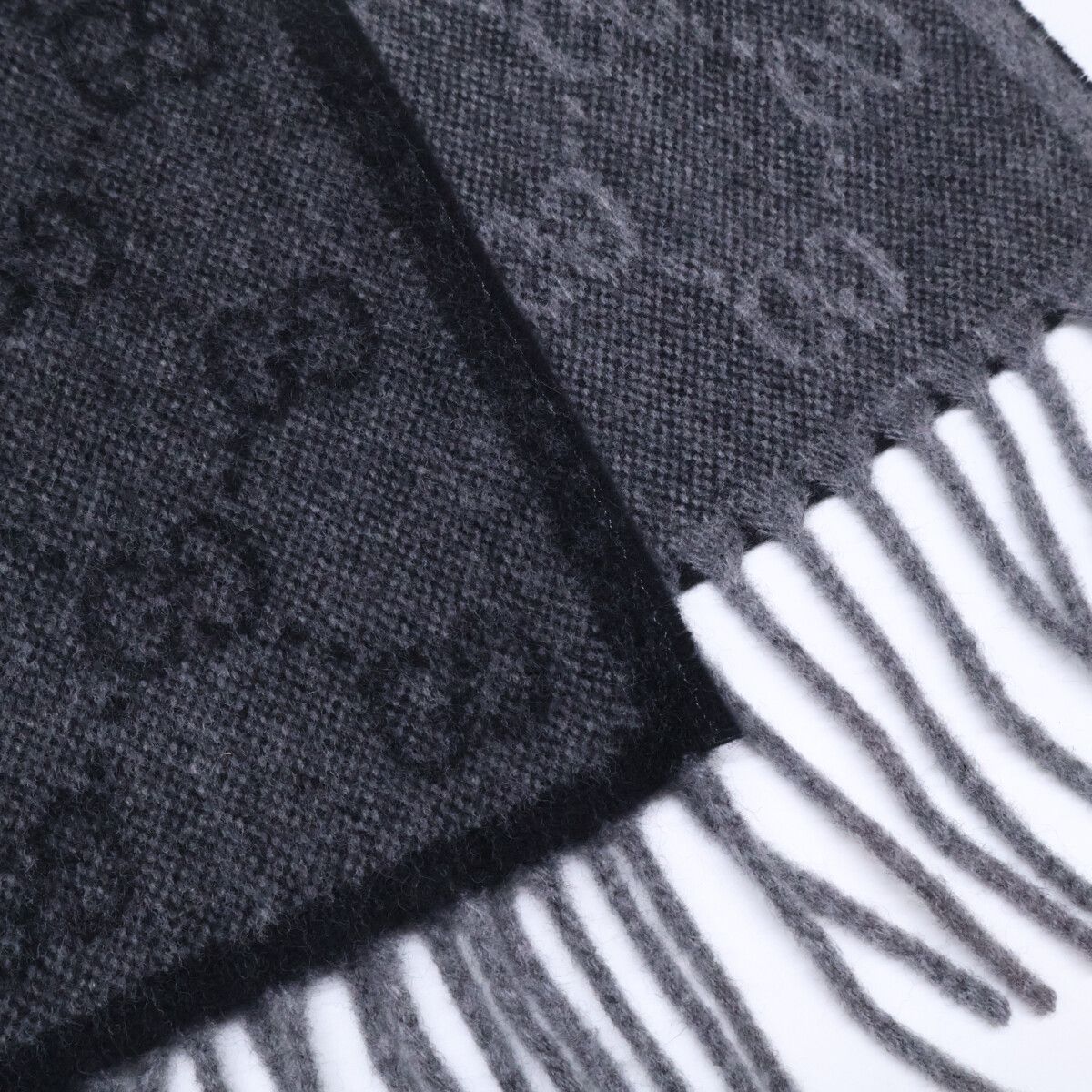 Gucci GG Pattern Sherry Line Wool Fringe Scarf — view 9