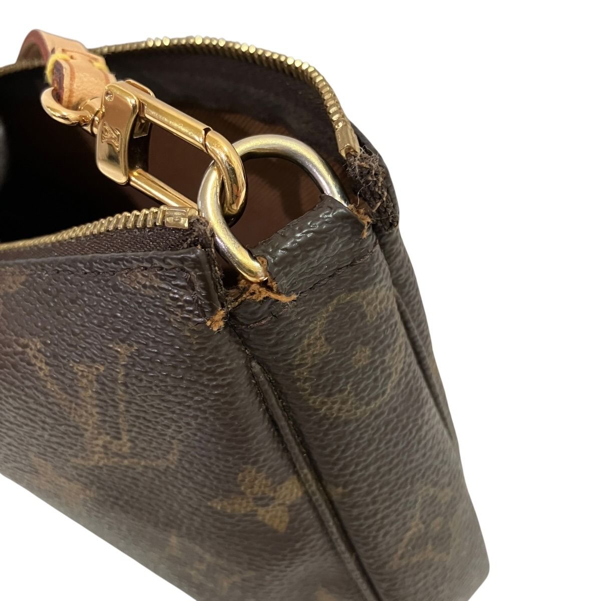 Louis Vuitton Pochette Monogram Handbag Canvas — view 9