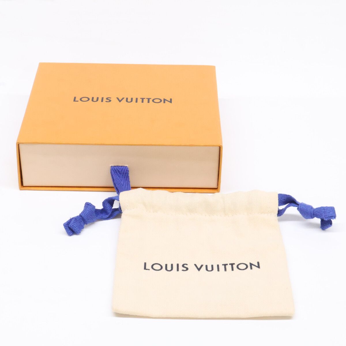 Louis Vuitton LV Iconic Bracelet — view 9