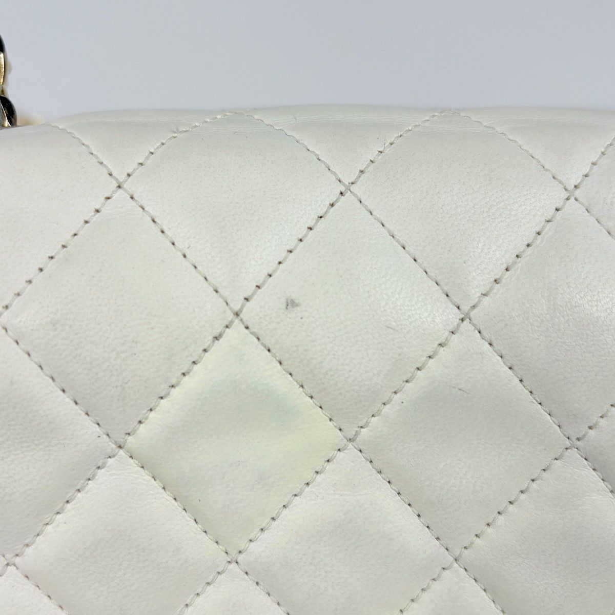 Chanel CC Logo Chain Shoulder Bag Leather White — view 9