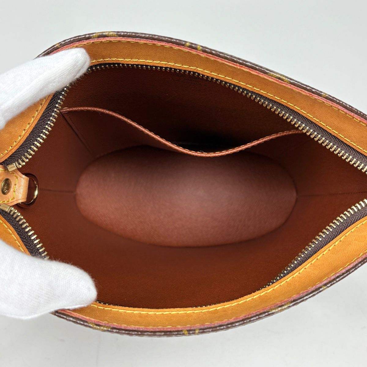 Louis Vuitton Drew Shoulder Bag Monogram Brown — view 9