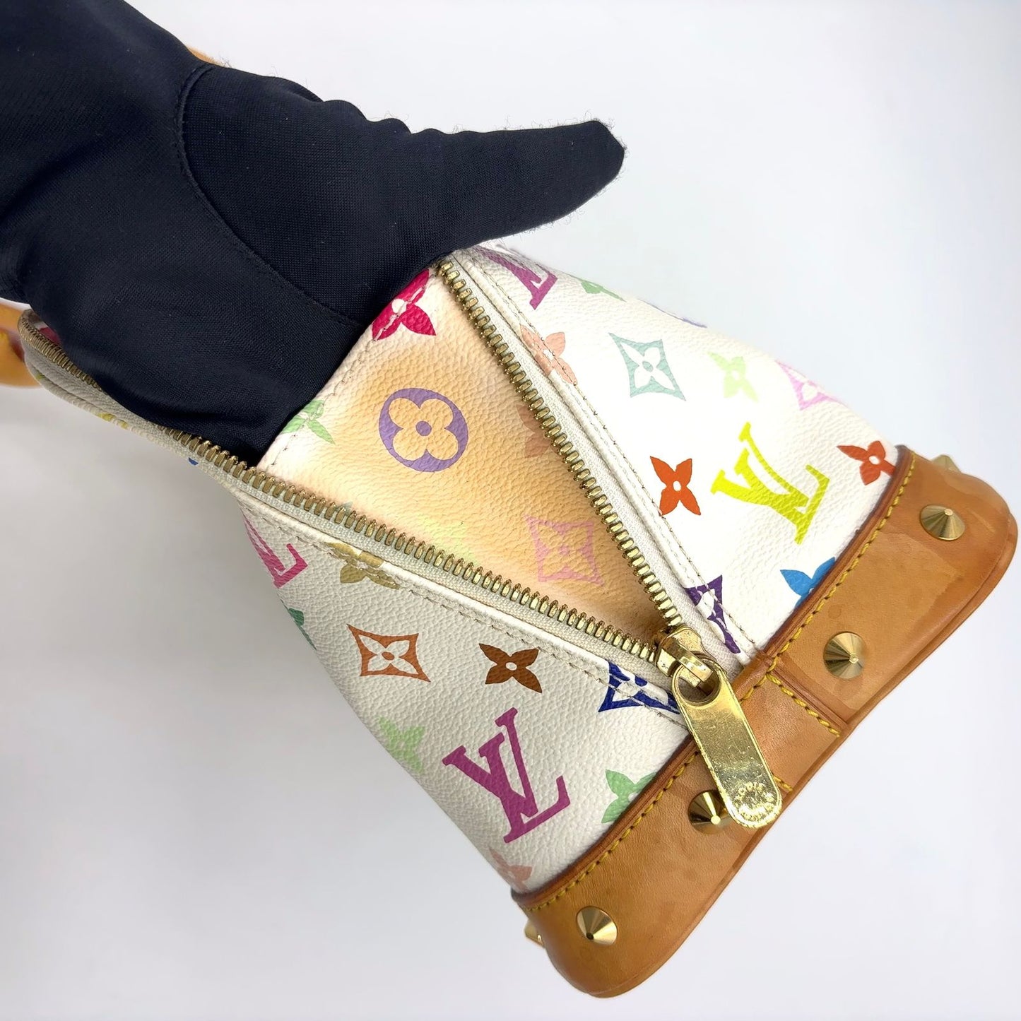Louis Vuitton Alma Monogram Multicolor Blanc Leather White Handbag Gold — view 9