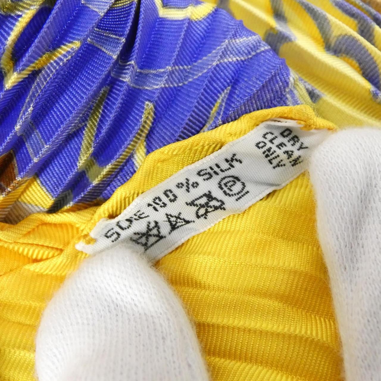 Hermes Pleats Scarf Yellow — view 7