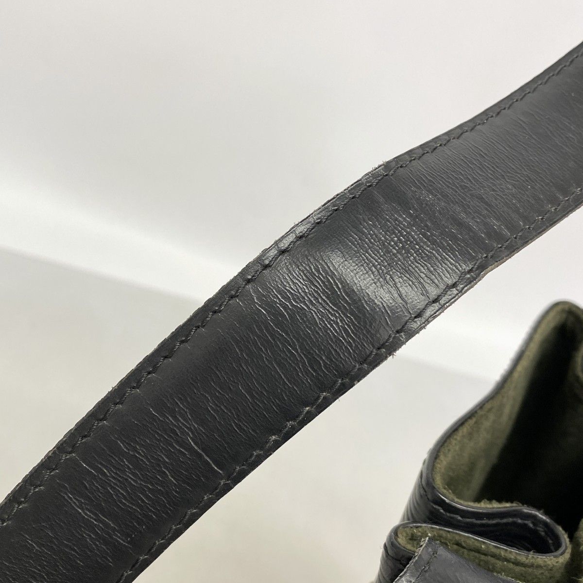 Louis Vuitton Shoulder Bag Epi Sac Depot PM Noir — view 9