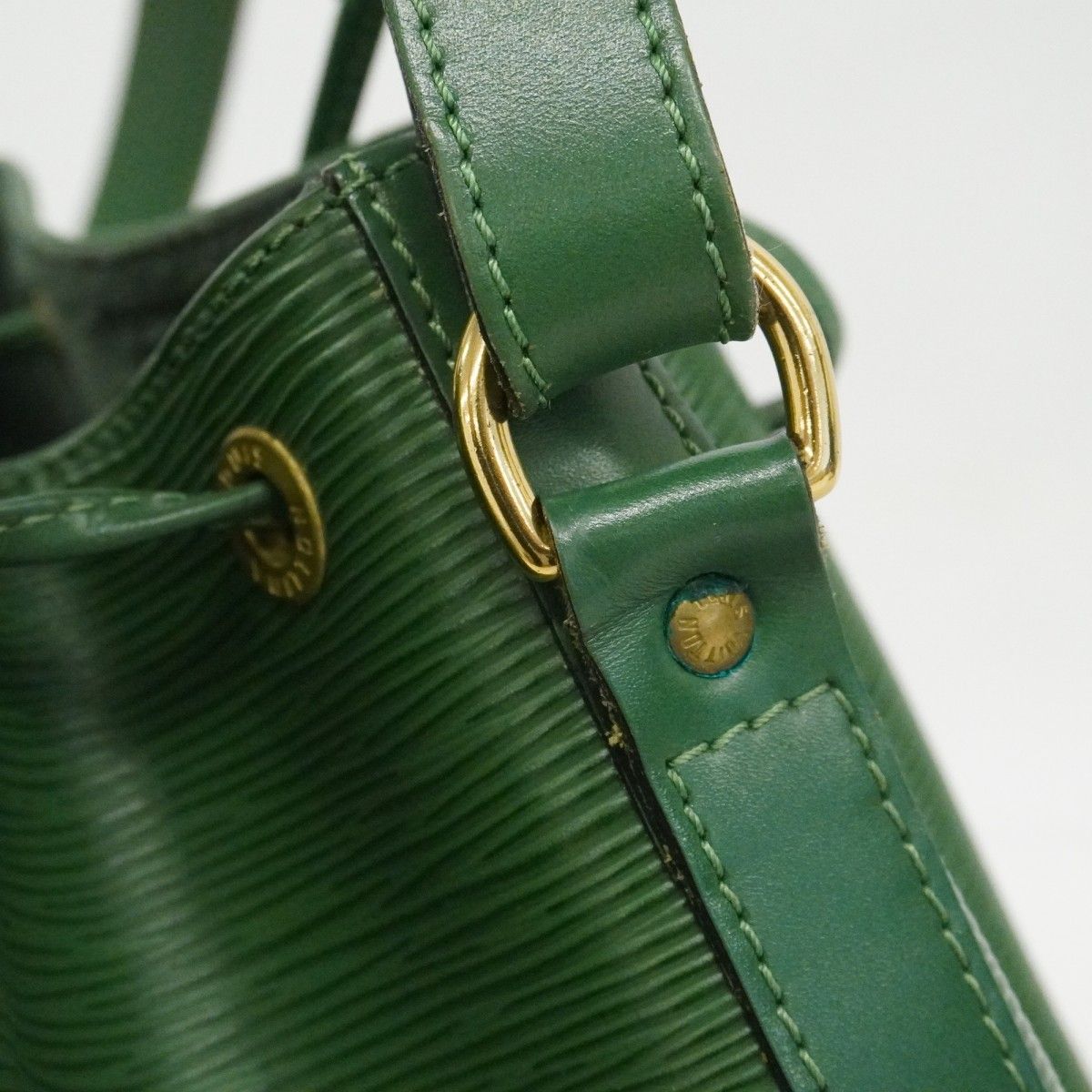 Louis Vuitton Shoulder Bag Epi Petit Noe Borneo Green — view 9