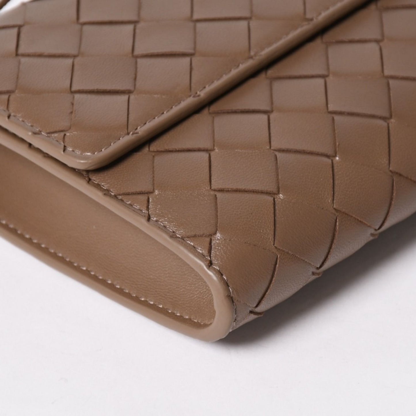 Bottega Veneta Andiamo Clutch Metal Knot Closure Brown Bifold Intrecciato Gold — view 8