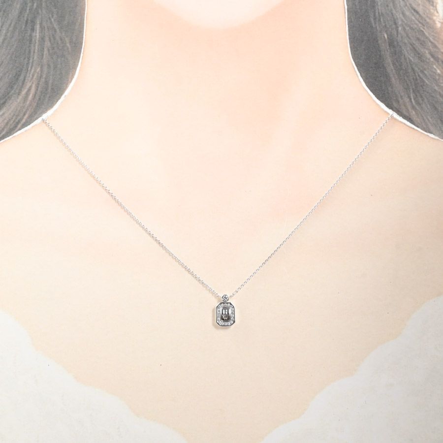 Harry Winston Necklace HW Logo — view 5