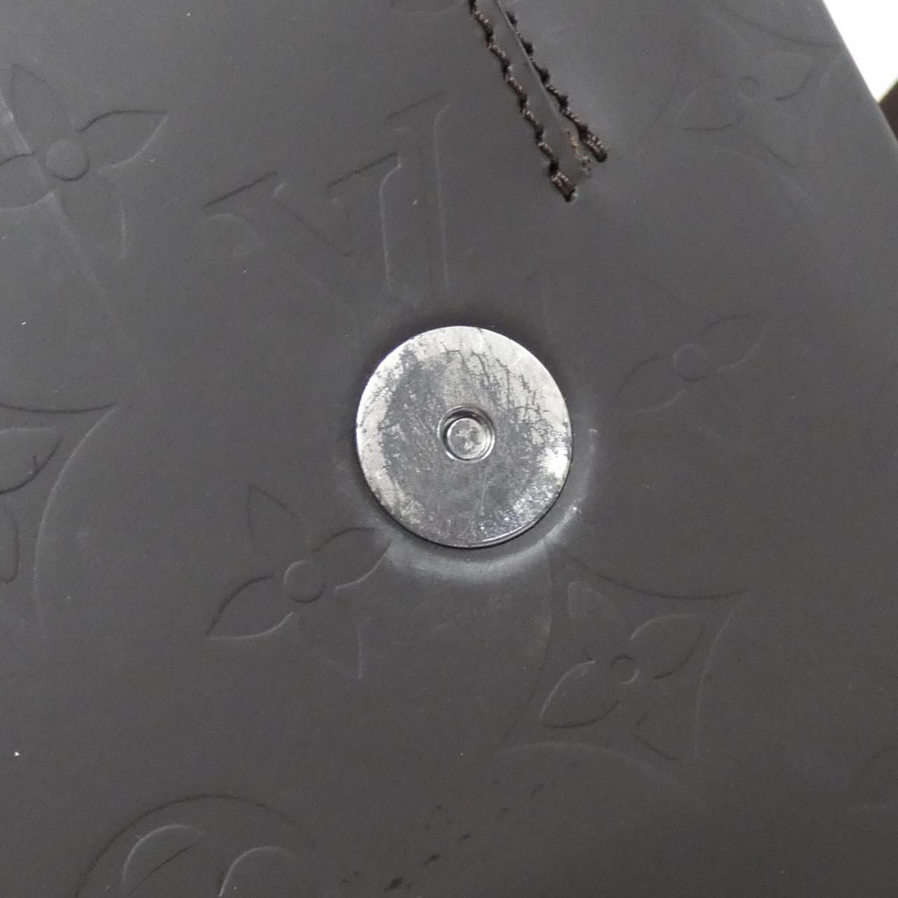 Louis Vuitton Monogram Glace Fonge Shoulder — view 9