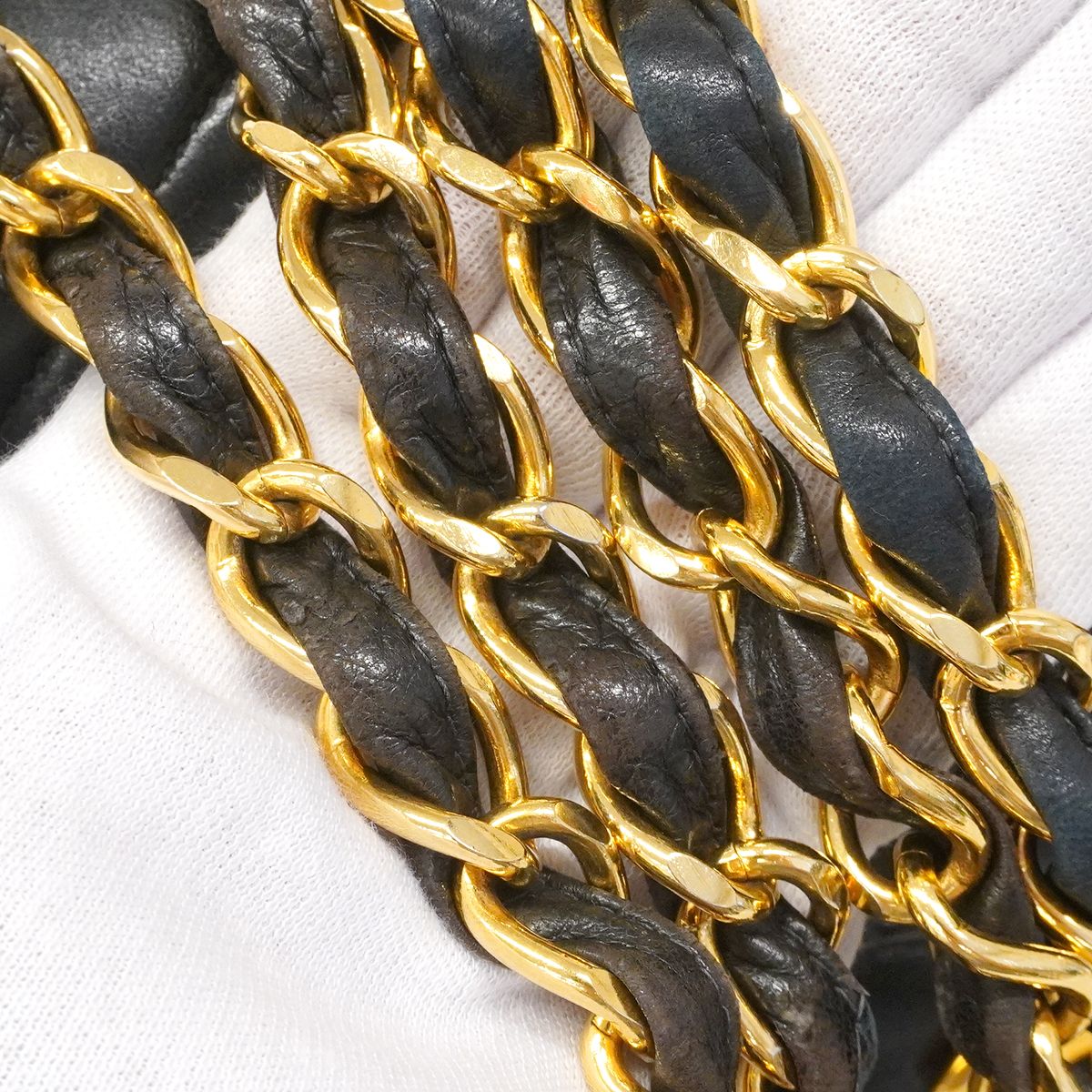 Chanel Shoulder Bag Deca Quilted Lambskin Black Gold — view 9