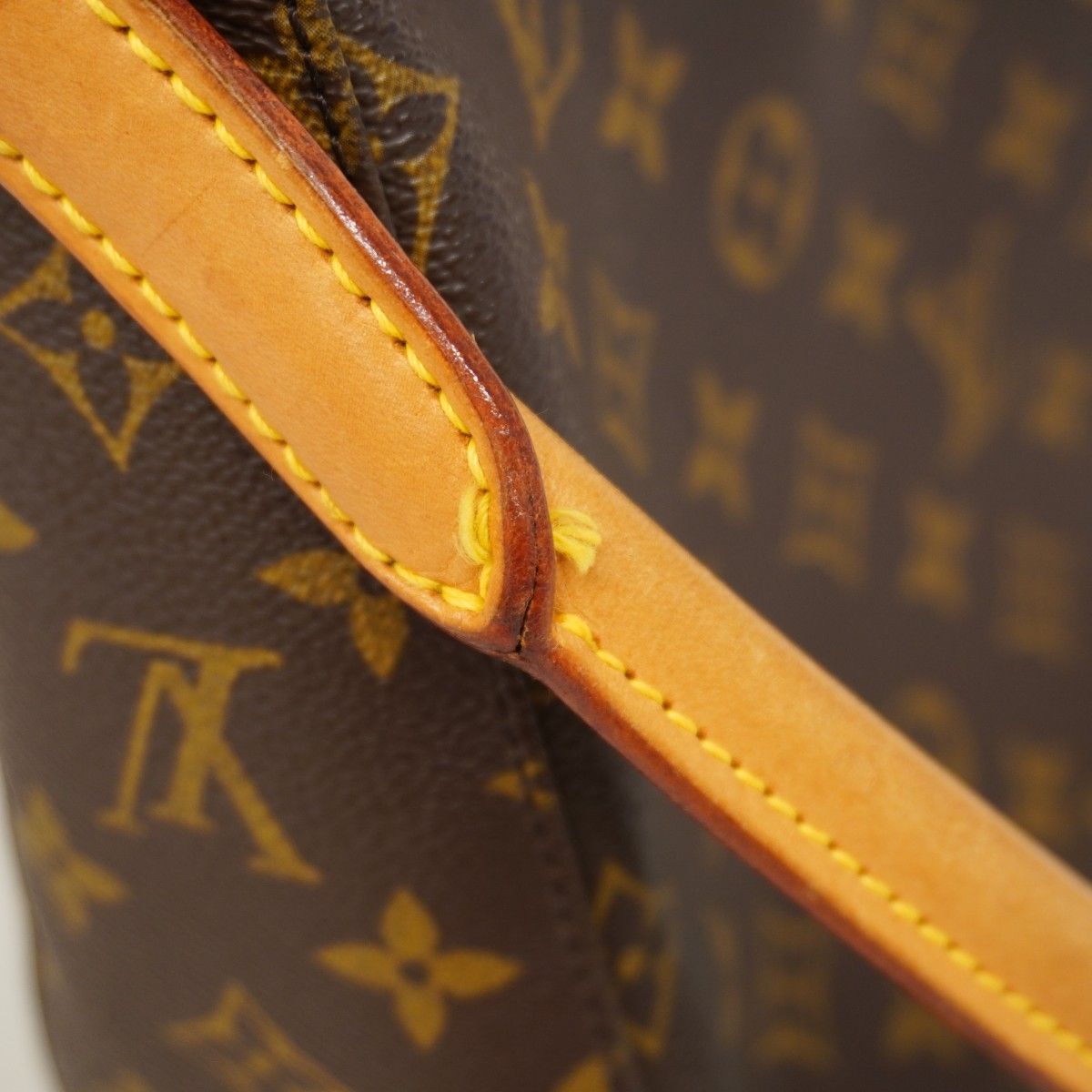 Louis Vuitton Shoulder Bag Monogram Looping Brown — view 9