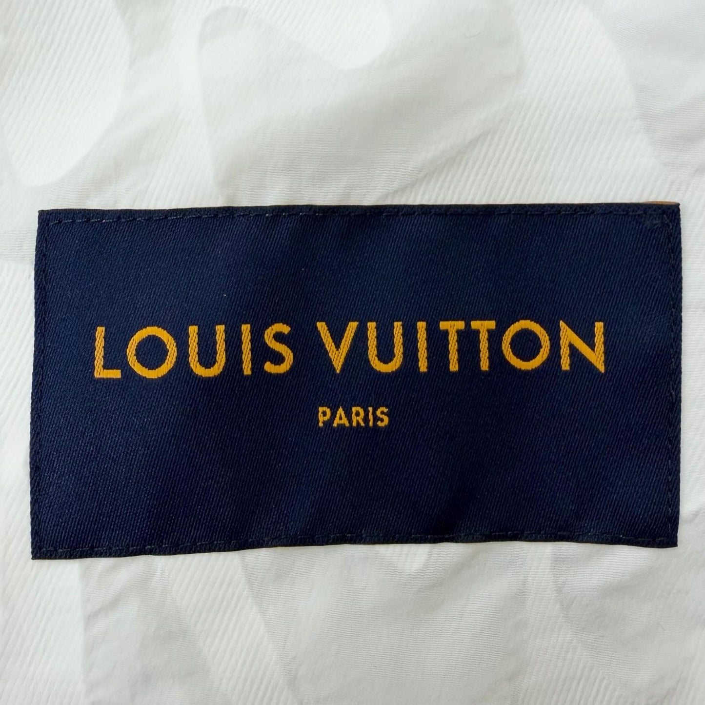 Louis Vuitton Logo Allover Pattern Packable Light Zip Up Jacket Hoodie White 48 — view 9