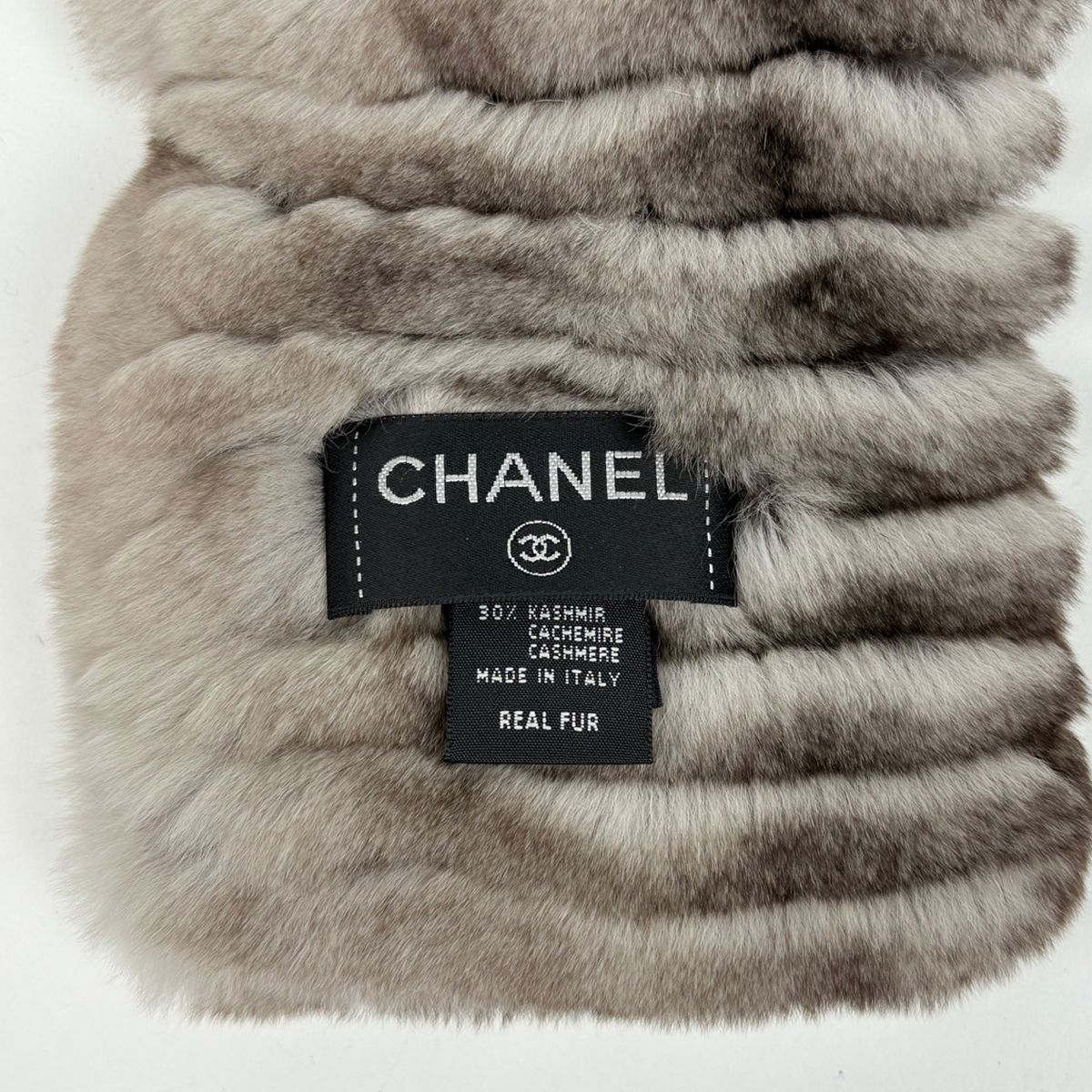 Chanel CC Logo Shawl Scarf Rabbit Fur Ori Rug Cashmere Brown White — view 6