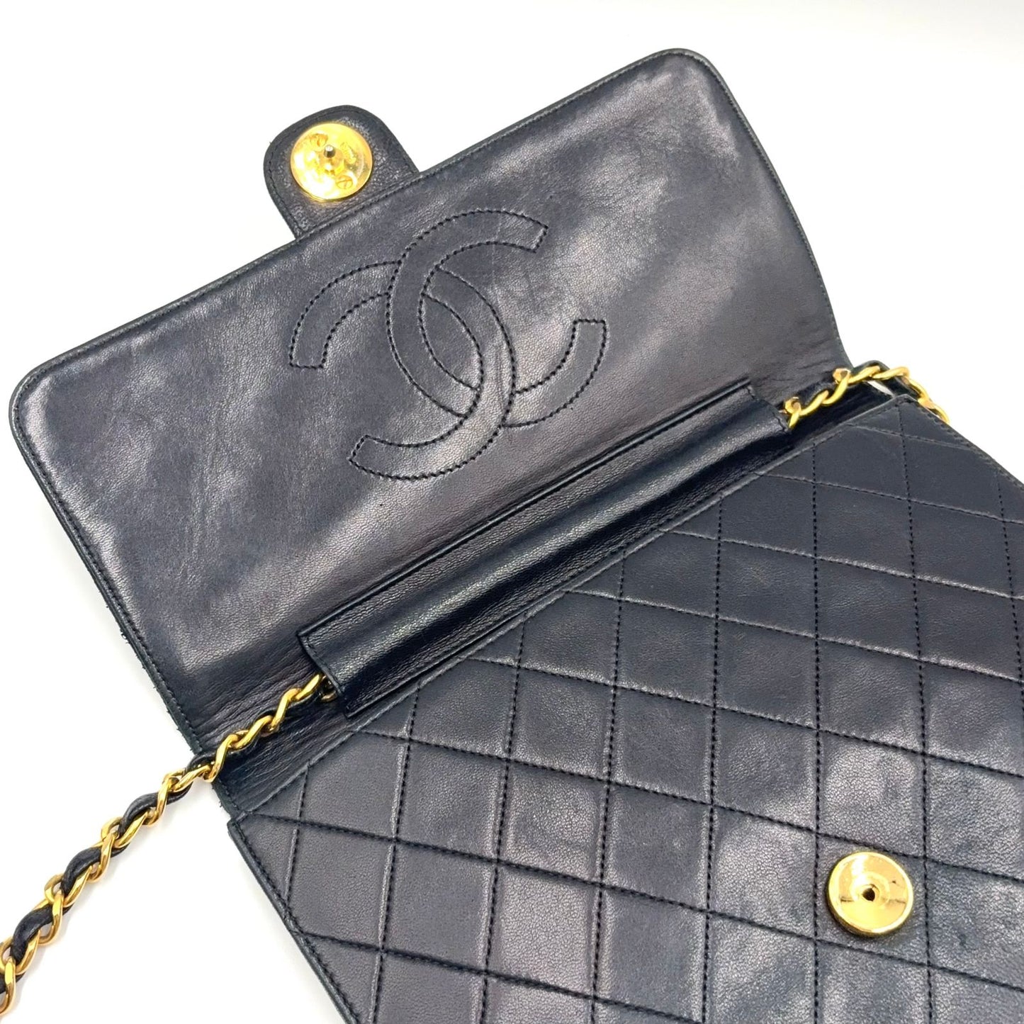 Chanel Quilted Unknown Lambskin Black Chain Shoulder Bag Gold — view 9