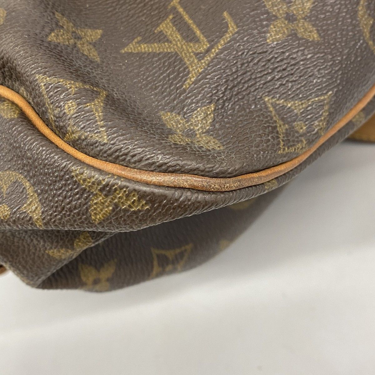 Louis Vuitton Shoulder Bag Monogram Saumur 35 Brown — view 9