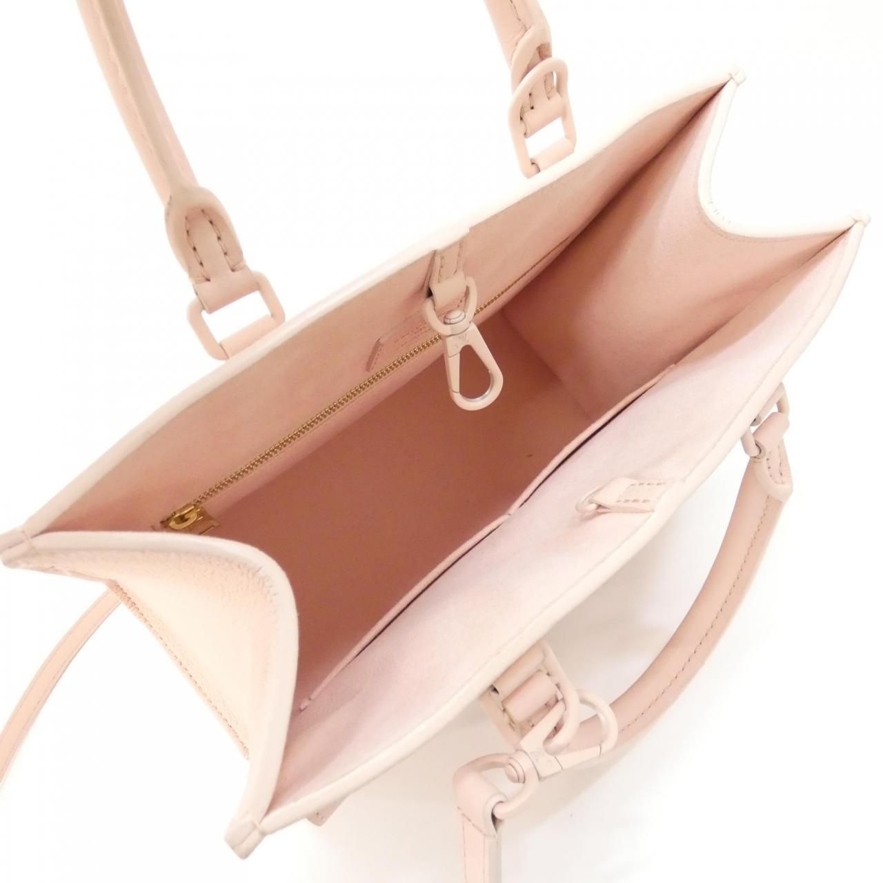Louis Vuitton Lockme Tote PM — view 9