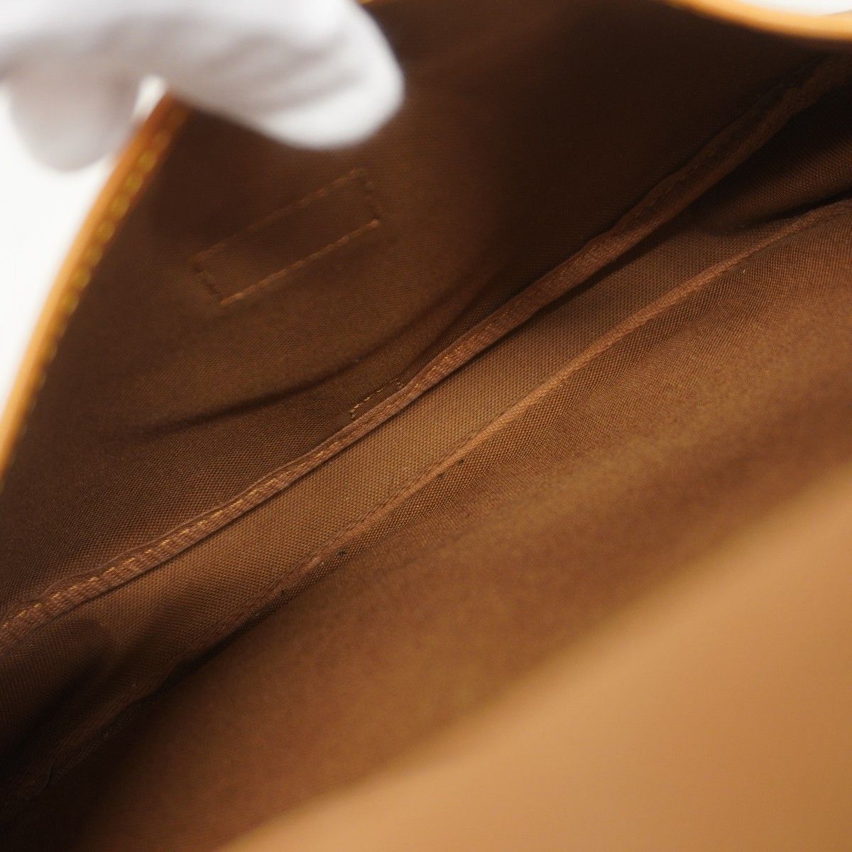 Louis Vuitton Shoulder Bag Monogram Saumur 30 Brown — view 9