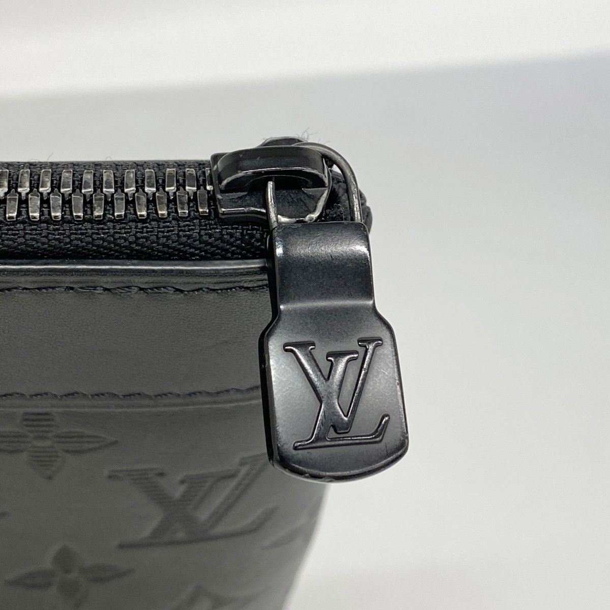 Louis Vuitton Clutch Monogram Shadow Pochette Discovery Black — view 9