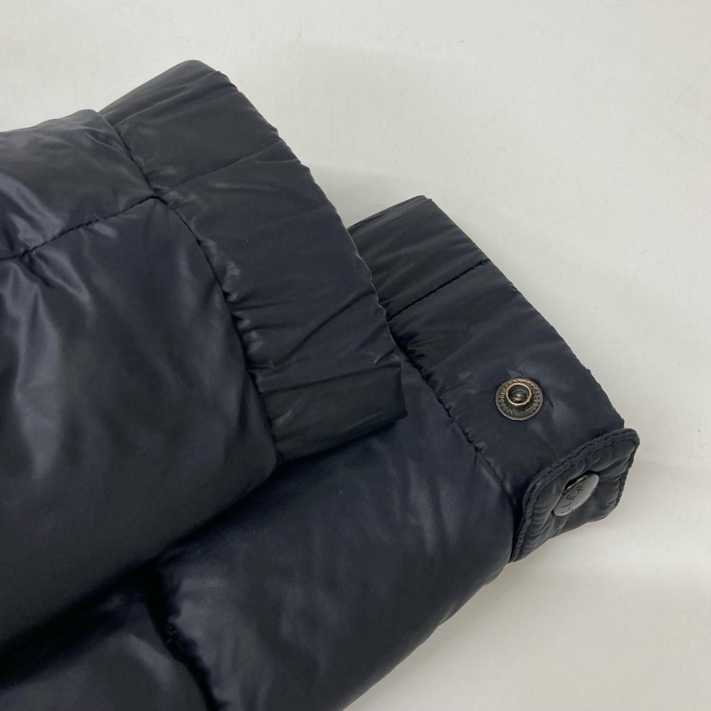Moncler Korum Column Hooded Down Jacket — view 9