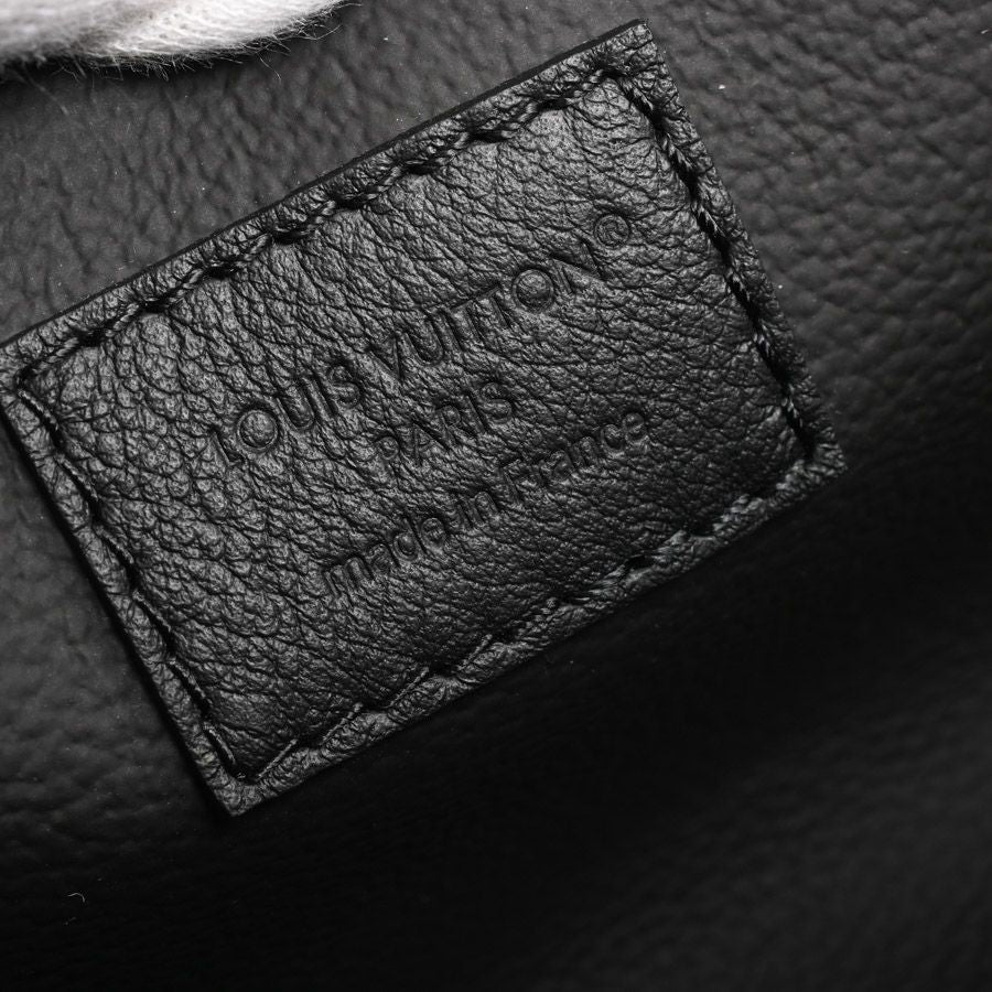 Louis Vuitton Clutch Dopp — view 6