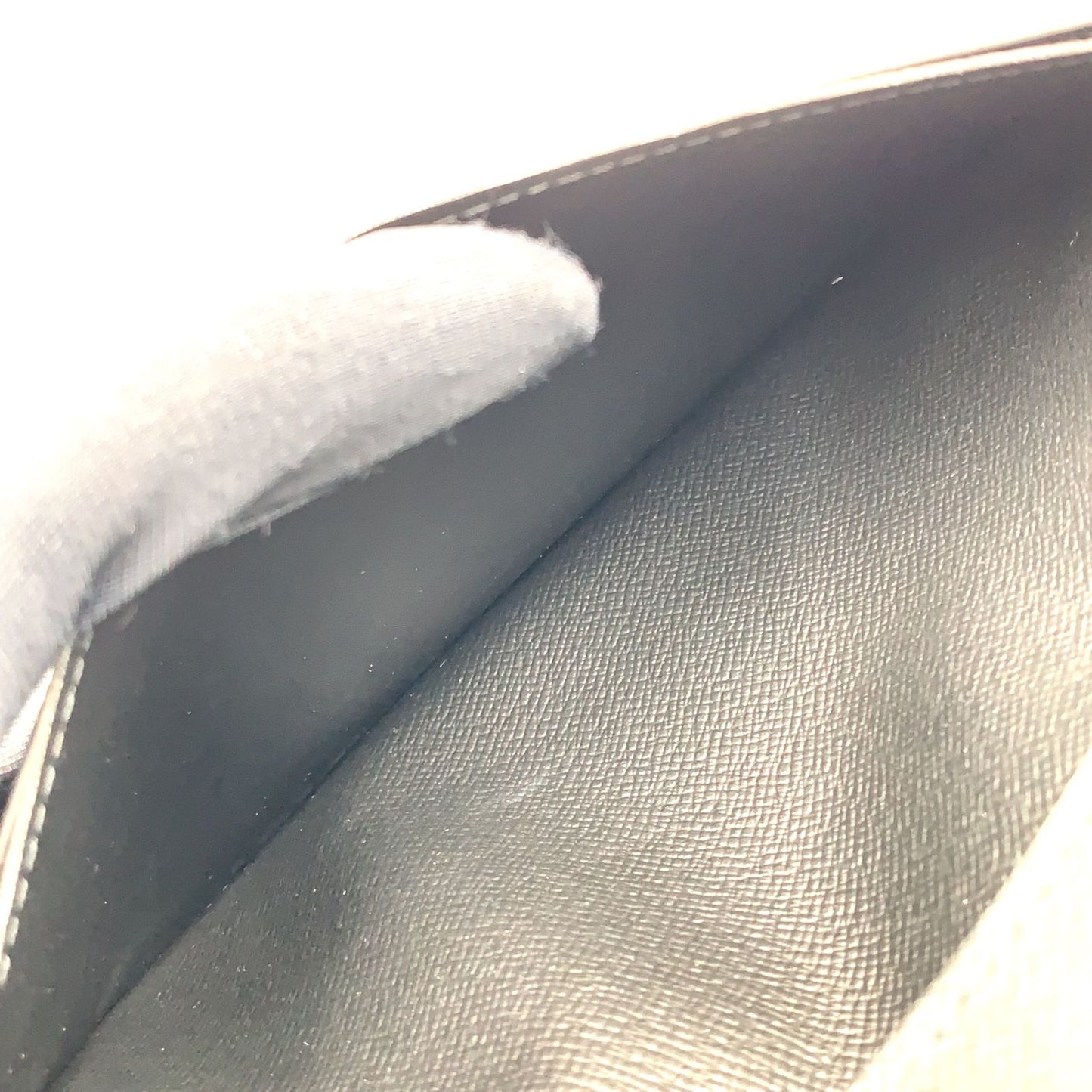 Louis Vuitton Portefeuille Brazza Taiga Initial Leather Black Bifold Wallet — view 9