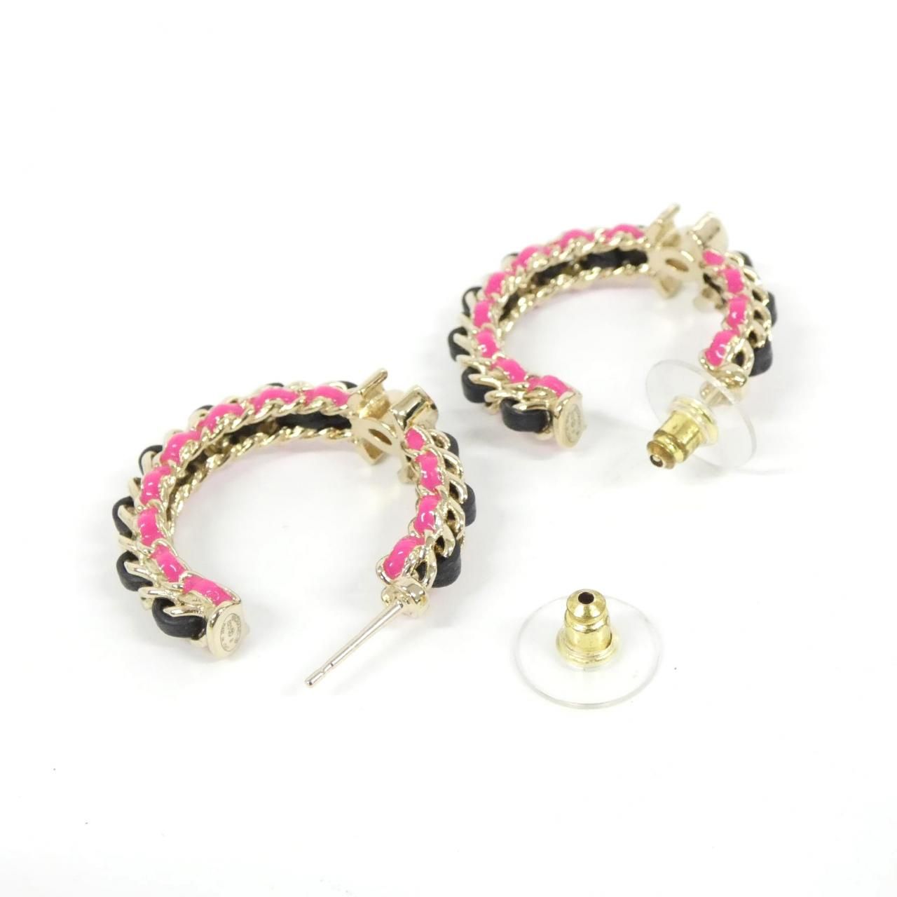 Chanel Earrings Gold — view 3